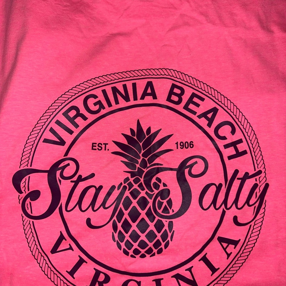 Virginia Beach T-shirt -  NWT 🤩
